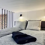 Apartment Premium Jacuzzi For Couples, Old Town