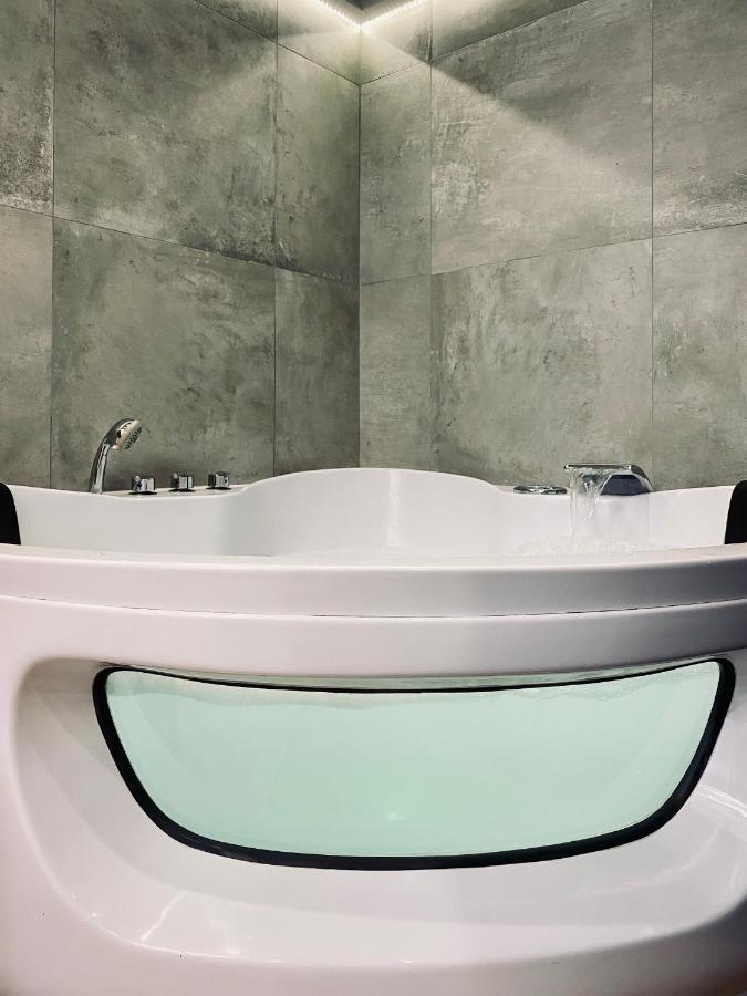 Premium Jacuzzi For Couples, Old Town Apartment Krakau