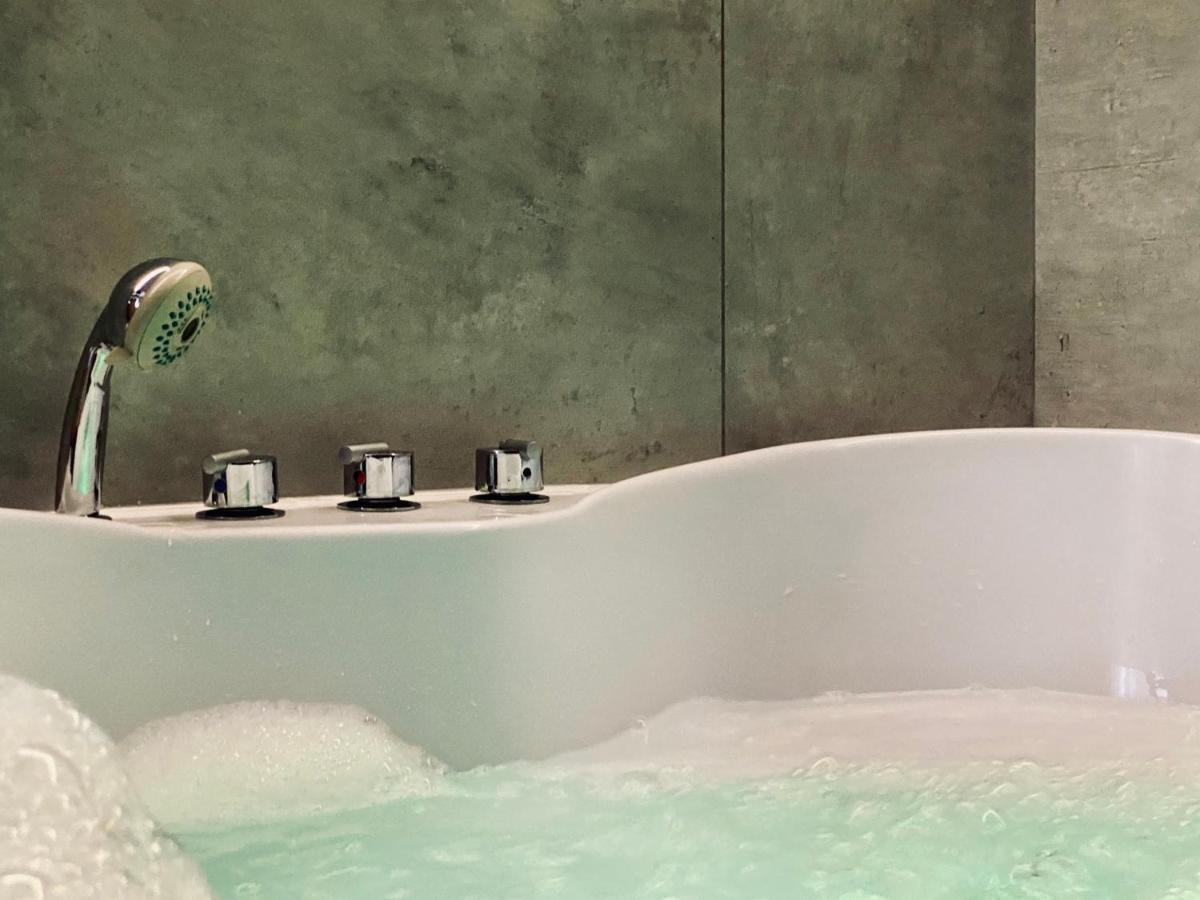 Premium Jacuzzi For Couples, Old Town