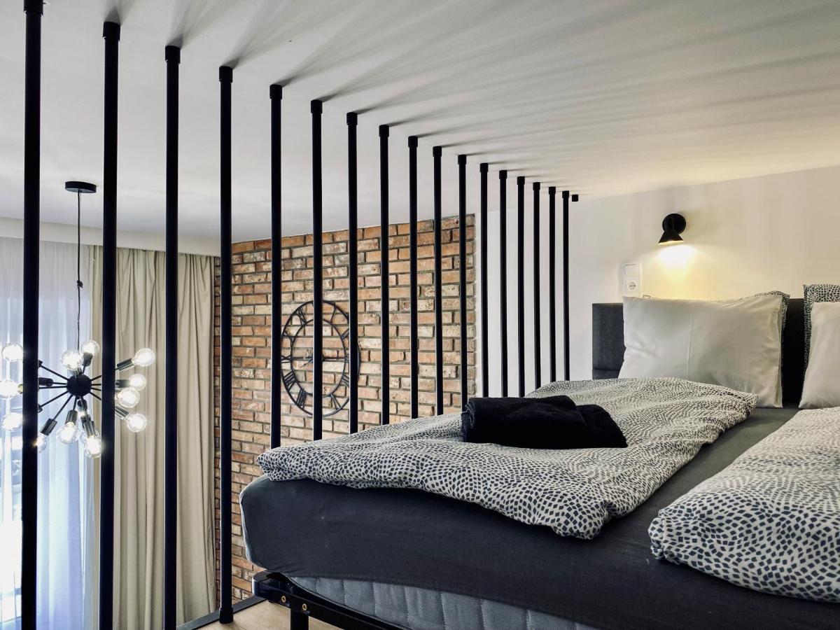 Premium Jacuzzi For Couples, Old Town Apartment *