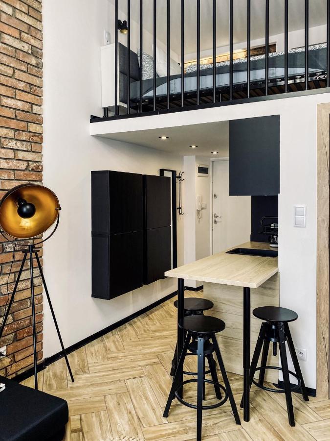 Premium Jacuzzi For Couples, Old Town Apartment